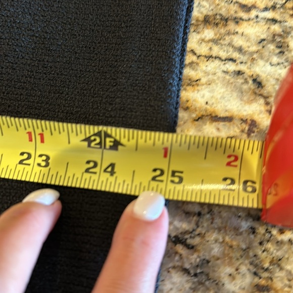 EUC St. John knit skirt - black - sz 10 - Picture 6 of 7